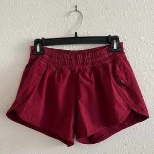 Lululemon Tracker Low-Rise Lined Short 4"